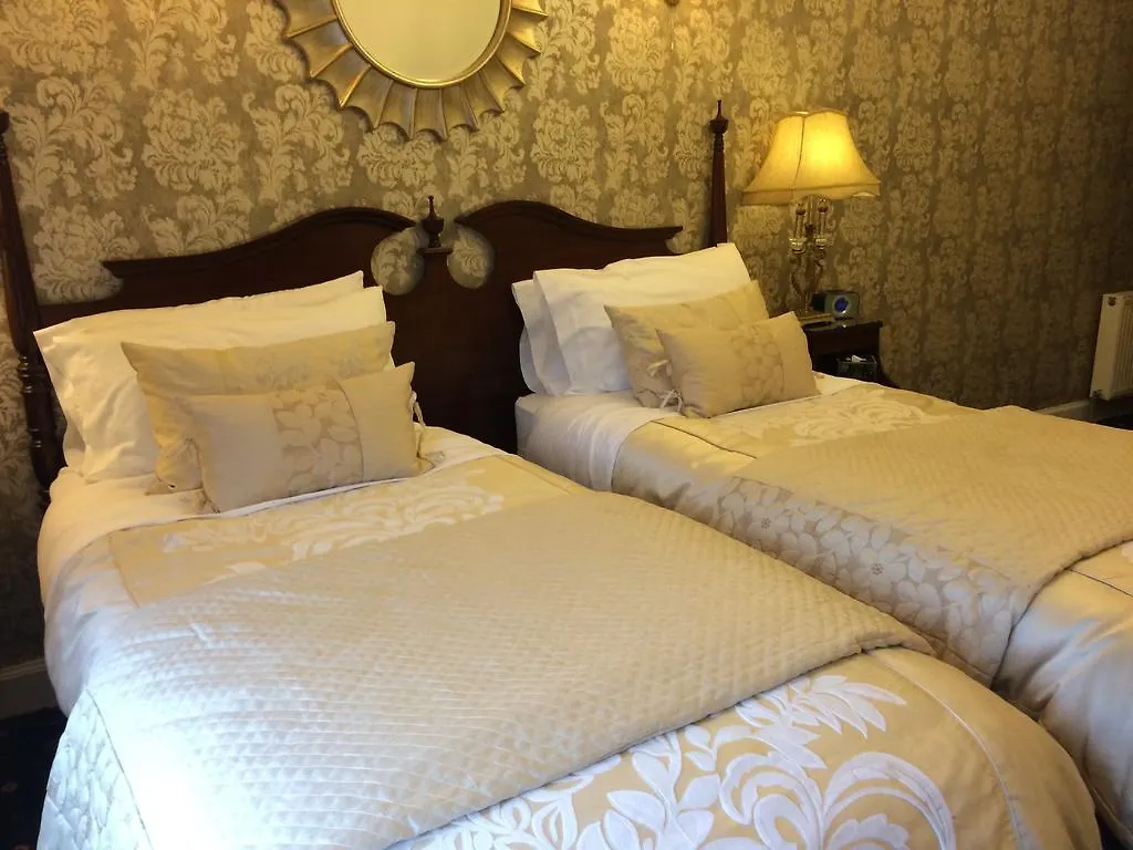 Aaran Lodge Guest House 에든버러 4*,